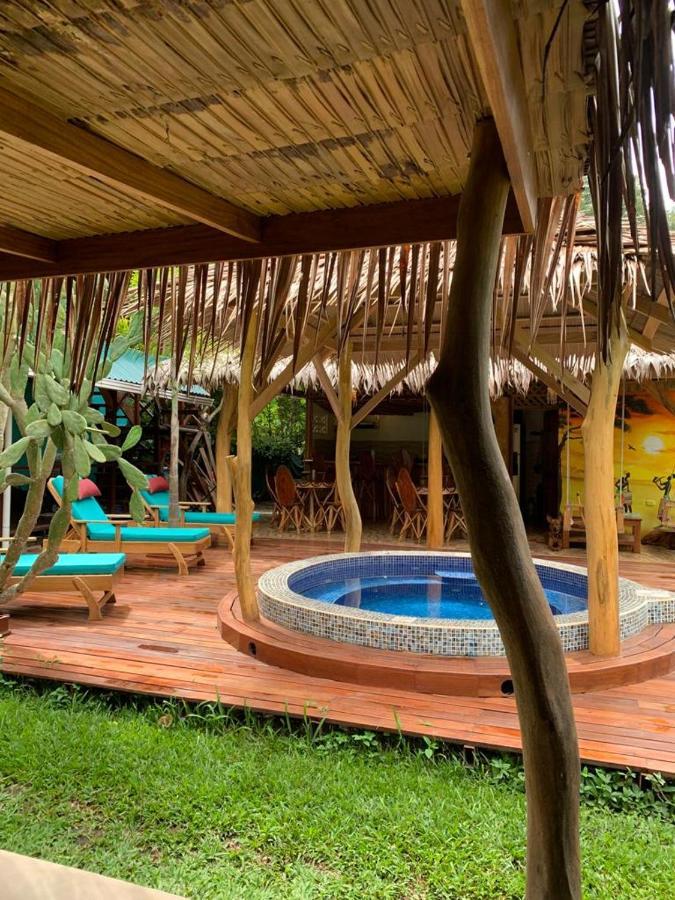 Casa Mambo Bed and Breakfast Cahuita Exteriör bild