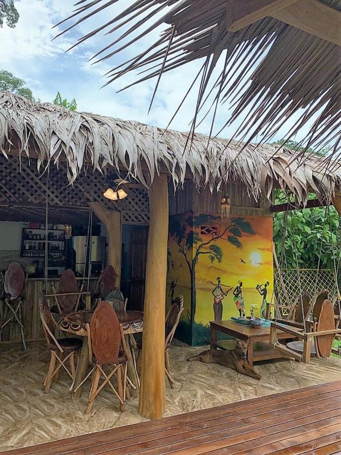 Casa Mambo Bed and Breakfast Cahuita Exteriör bild